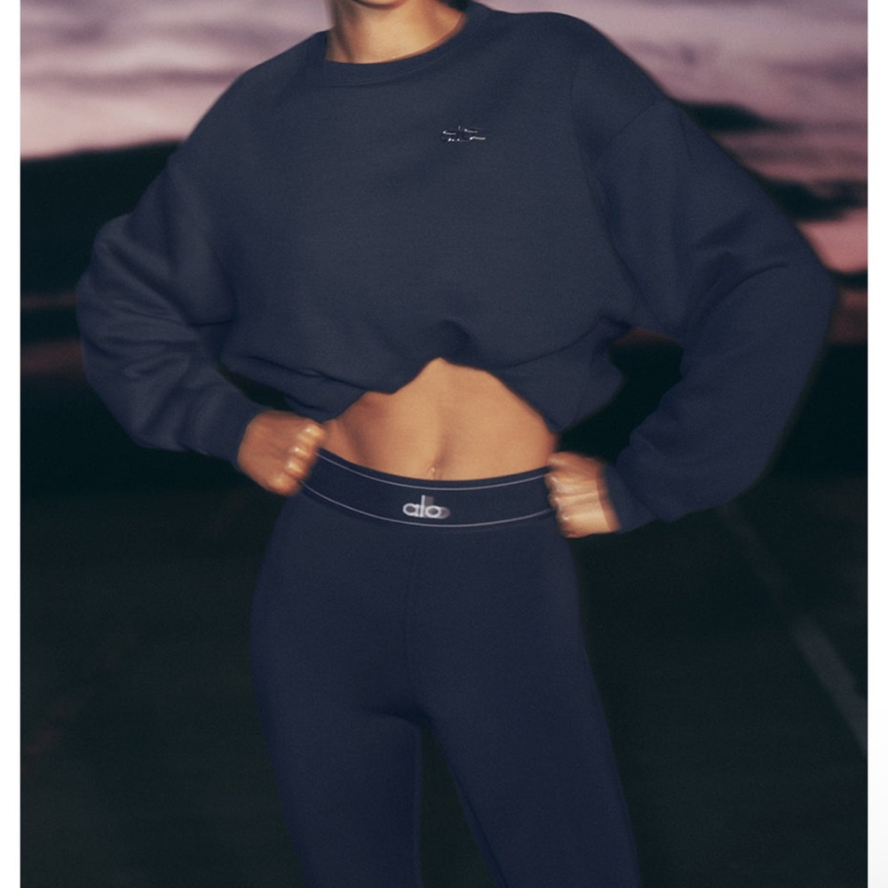 ALO Yoga Navy Blue Sweatshirt